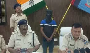 Kolebira में महिला से लूटपाट का आरोपी गिरफ्तार, 28800 रुपये बरामद Kolebira में महिला से लूटपाट का आरोपी गिरफ्तार, 28800 रुपये बरामद