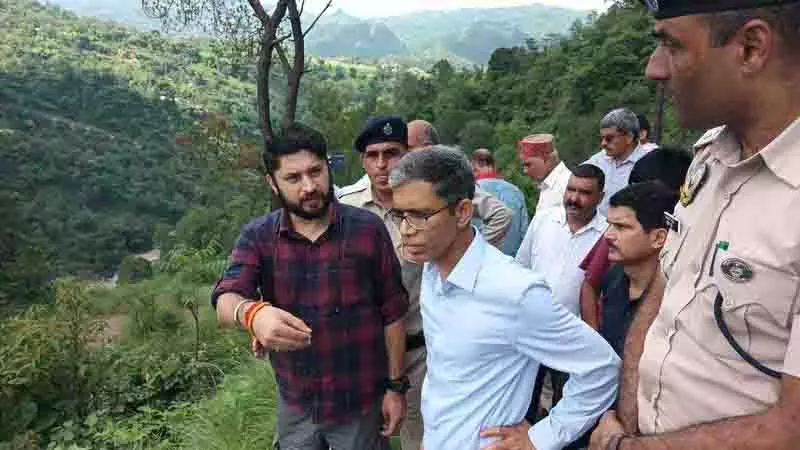 केंद्रीय टीम ने बाढ़ से हुए नुकसान का आकलन करने के लिए Dharampur का दौरा किया केंद्रीय टीम ने बाढ़ से हुए नुकसान का आकलन करने के लिए Dharampur का दौरा किया