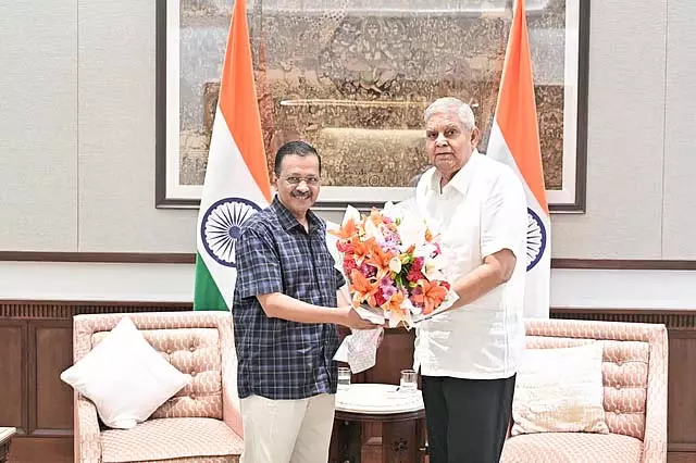 केजरीवाल ने उपराष्ट्रपति जगदीप धनखड़ से मुलाकात की केजरीवाल ने उपराष्ट्रपति जगदीप धनखड़ से मुलाकात की