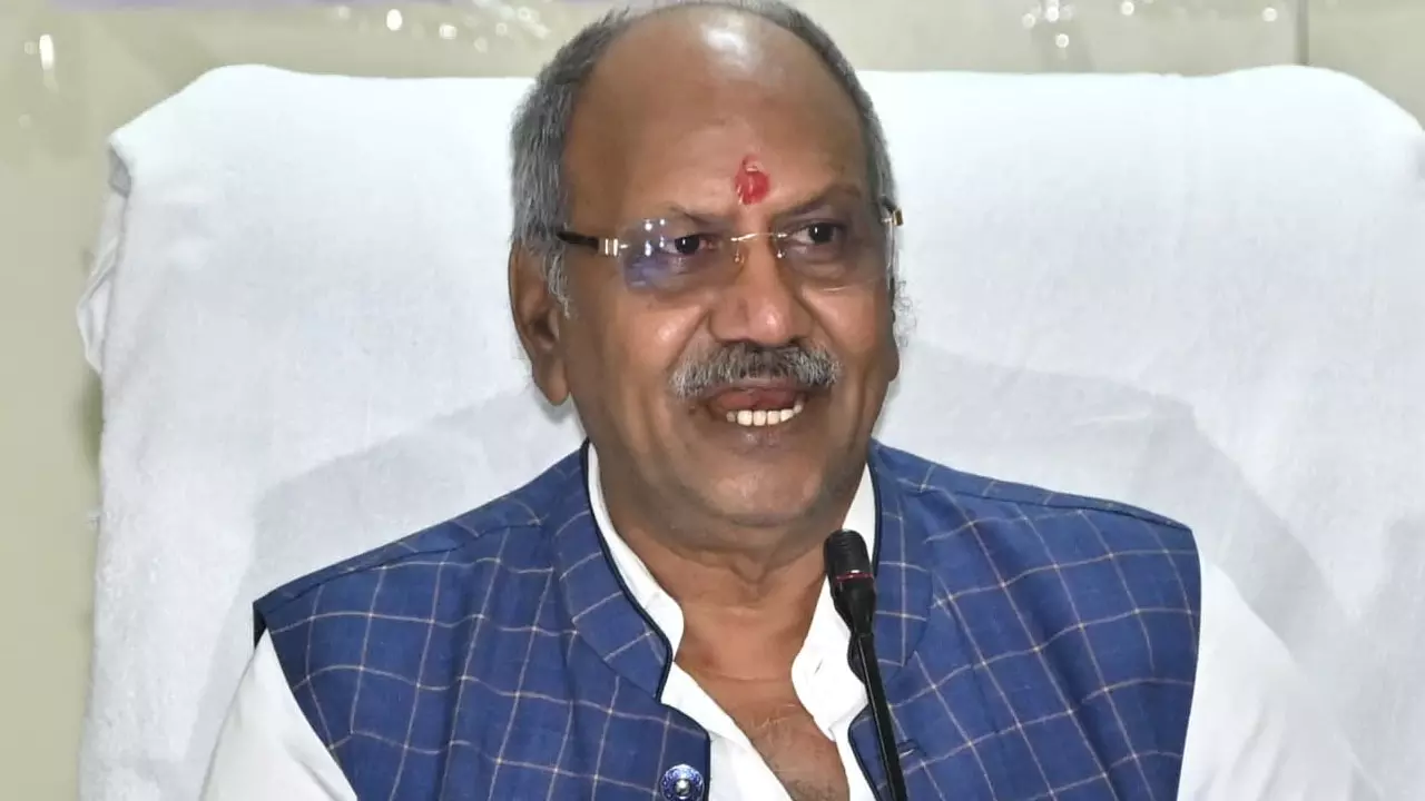 खनिज चोरी रोकने पर ध्यान दें अधिकारी, सांसद बृजमोहन अग्रवाल की सख्ती खनिज चोरी रोकने पर ध्यान दें अधिकारी, सांसद बृजमोहन अग्रवाल की सख्ती