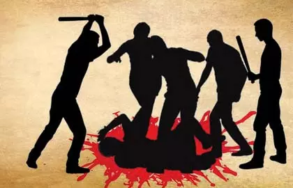 MP : पुलिस पर आदिवासी युवकों के साथ मारपीट और उत्पीड़न का आरोप MP : पुलिस पर आदिवासी युवकों के साथ मारपीट और उत्पीड़न का आरोप