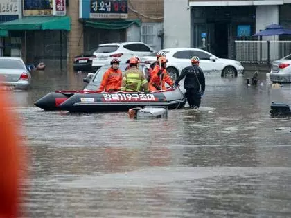 South Korea : भारी बारिश से 14 लोगों की मौत, 12 अभी भी लापता South Korea : भारी बारिश से 14 लोगों की मौत, 12 अभी भी लापता