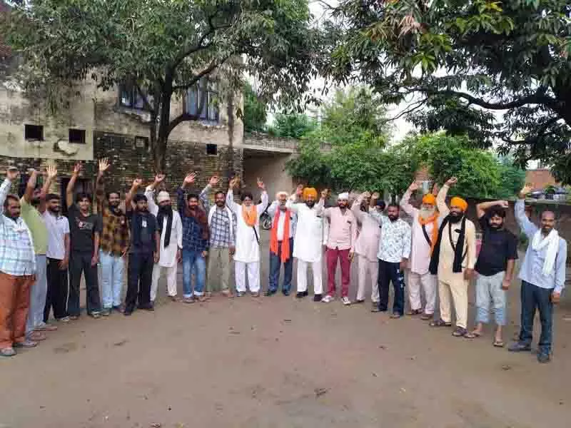 Punga निवासियों ने पुलिस पर 7 युवकों के खिलाफ झूठा मामला दर्ज करने का आरोप लगाया Punga निवासियों ने पुलिस पर 7 युवकों के खिलाफ झूठा मामला दर्ज करने का आरोप लगाया