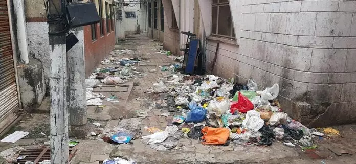 Jammu: स्थायी-अस्थायी सफाई कर्मचारियों की हड़ताल 18वें दिन में प्रवेश कर गई Jammu: स्थायी-अस्थायी सफाई कर्मचारियों की हड़ताल 18वें दिन में प्रवेश कर गई