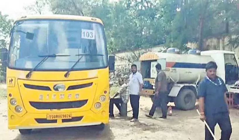 बाल्डिया स्टिकर के साथ पेट्रोल घोटाला बाल्डिया स्टिकर के साथ पेट्रोल घोटाला