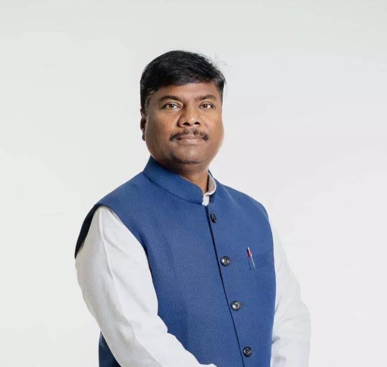 घोटालों की गठरी लेकर अब नैतिकता की बातें कर रहे भूपेश: केदार कश्यप घोटालों की गठरी लेकर अब नैतिकता की बातें कर रहे भूपेश: केदार कश्यप
