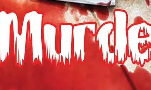 प्रेमिका ने बनाई दूरी तो बौखला प्रेमी, पेट और कंधे पर मारा चाकू