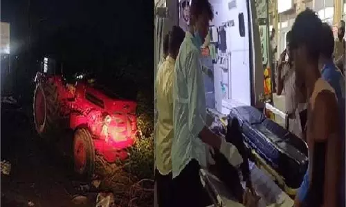 Panipat: कांवड़ियों पर पलटी ट्रॉली, एक की मौत, तीन घायल Panipat: कांवड़ियों पर पलटी ट्रॉली, एक की मौत, तीन घायल