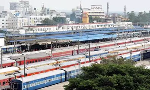 रेल संपर्क समस्या: ट्रेनें विलंबित