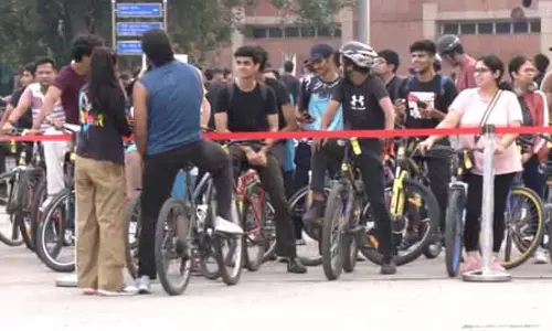 दिल्ली : जवाहरलाल नेहरू स्टेडियम में संडे ऑन साइकिल रैली का आयोजन, युवाओं ने बताया सराहनीय कदम दिल्ली : जवाहरलाल नेहरू स्टेडियम में संडे ऑन साइकिल रैली का आयोजन, युवाओं ने बताया सराहनीय कदम