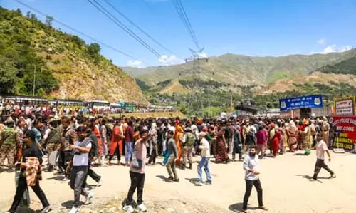 अमरनाथ यात्रा का 18वां दिन: चाक-चौबंद सुरक्षा व्यवस्था के बीच 4 हजार तीर्थयात्रियों का जत्था हुआ जम्मू से रवाना