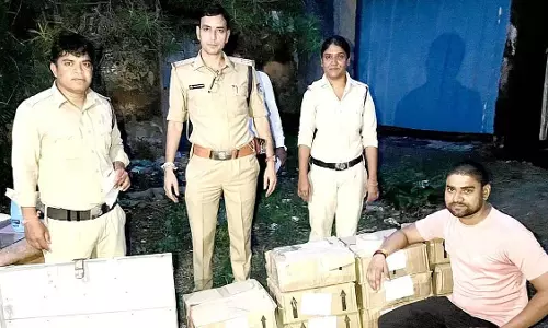 इंदौर आबकारी विभाग की कार्रवाई: 1.30 लाख की शराब और कच्चा माल जब्त
