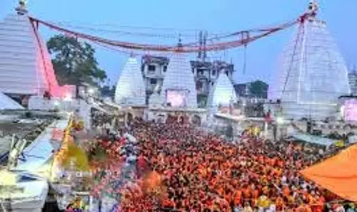 Jharkhand: बाबा धाम में उमड़ी श्रद्धालुओं की भारी भीड़, कल है दूसरी सोमवारी, करीब 3 लाख श्रद्धालु चढ़ाएंगे जल Jharkhand: बाबा धाम में उमड़ी श्रद्धालुओं की भारी भीड़, कल है दूसरी सोमवारी, करीब 3 लाख श्रद्धालु चढ़ाएंगे जल