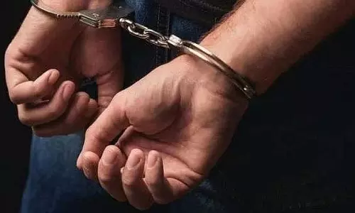 रेलवे अपराध शाखा ने लंबी दूरी की ट्रेन चोरी के मामले में गेमिंग के आदी मेडिकल छात्र को गिरफ्तार किया रेलवे अपराध शाखा ने लंबी दूरी की ट्रेन चोरी के मामले में गेमिंग के आदी मेडिकल छात्र को गिरफ्तार किया