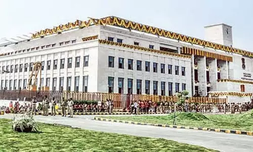 आंध्र प्रदेश HC ने हत्या और शव-शोषण के आरोपी कंपाउंडर को जमानत देने से इनकार किया आंध्र प्रदेश HC ने हत्या और शव-शोषण के आरोपी कंपाउंडर को जमानत देने से इनकार किया