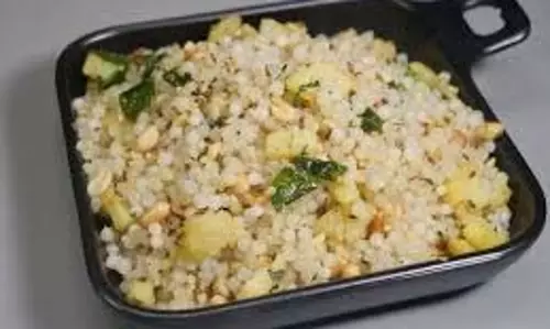 Sabudana khichdi: ऐसे बनाएं स्वादिष्ट और सेहतमंद साबूदाना खिचड़ी Sabudana khichdi: ऐसे बनाएं स्वादिष्ट और सेहतमंद साबूदाना खिचड़ी