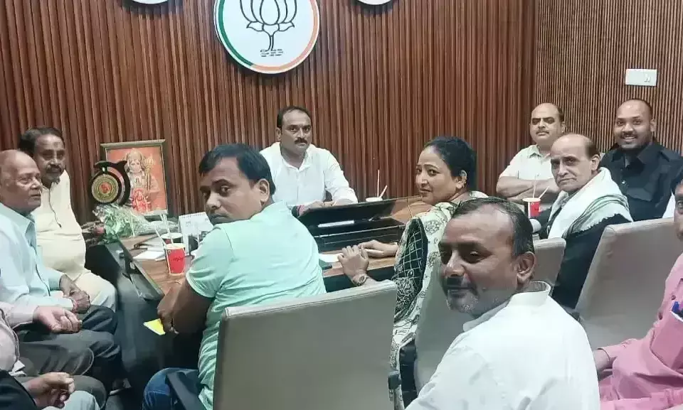 Prayagraj: दोनों चुनावों को ध्यान में रखकर पदाधिकारी बढ़ाएं सक्रियता: संजय गुप्ता Prayagraj: दोनों चुनावों को ध्यान में रखकर पदाधिकारी बढ़ाएं सक्रियता: संजय गुप्ता