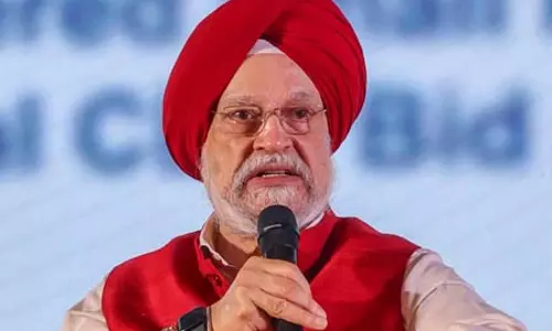 भारत तेल आत्मनिर्भरता की ओर तेजी से बढ़ा रहा कदम : हरदीप सिंह पुरी भारत तेल आत्मनिर्भरता की ओर तेजी से बढ़ा रहा कदम : हरदीप सिंह पुरी