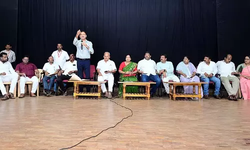 Hubli : आवारा कुत्तों और आवारा मवेशियों पर नियंत्रण के लिए कार्रवाई