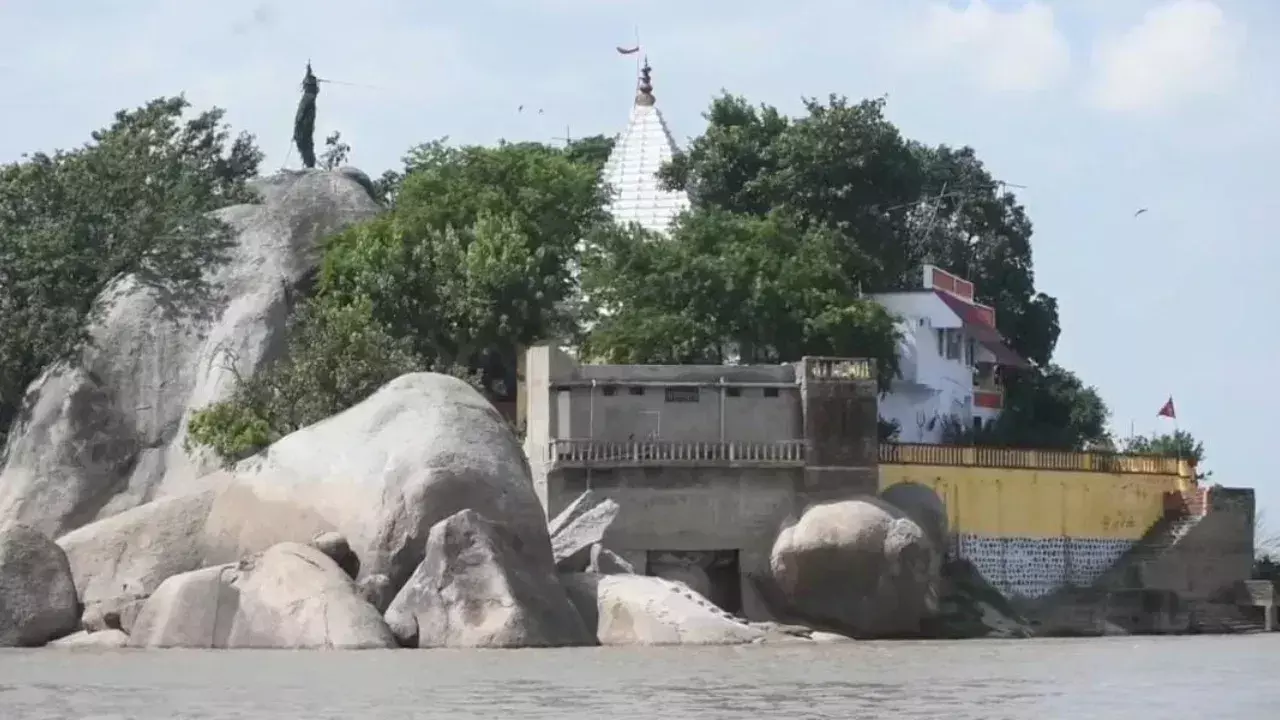 Bhagalpur: गंगा की पहाड़ियों और मकबरे को पर्यटन मानचित्र पर लाने की पहल Bhagalpur: गंगा की पहाड़ियों और मकबरे को पर्यटन मानचित्र पर लाने की पहल