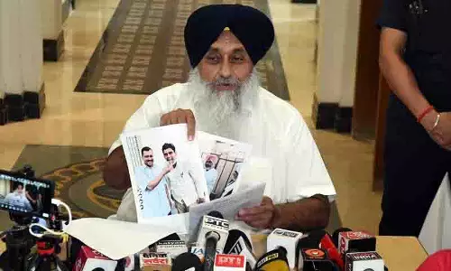 आप नेता को क्लीन चिट दिलाने की कोशिश करने पर केजरीवाल पर मामला दर्ज करें: Badal