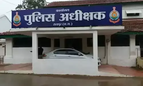 संत ने रायपुर के युवक का ब्रेन वॉश किया, परिवार ने एसएसपी से की शिकायत संत ने रायपुर के युवक का ब्रेन वॉश किया, परिवार ने एसएसपी से की शिकायत