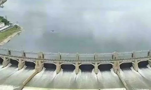 Mettur dam इस साल तीसरी बार पूरी क्षमता पर पहुंचा, पानी छोड़ा गया