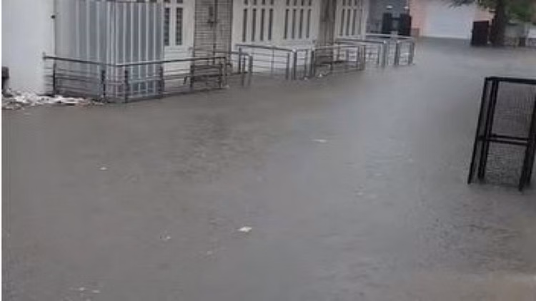 Ajmer: अतिवृष्टि से निपटने के लिए शहर में 7 आश्रय स्थल स्थापित, अधिकारी नियुक्त Ajmer: अतिवृष्टि से निपटने के लिए शहर में 7 आश्रय स्थल स्थापित, अधिकारी नियुक्त