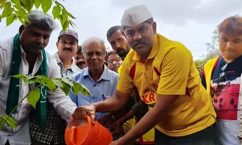 राजस्व अधिकारी गरीब किसानों के जीवन से खिलवाड़ कर रहे हैं: लोगों का आक्रोश