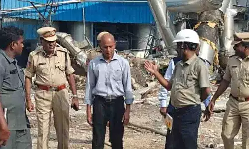 AP अग्निशमन विभाग के महानिदेशक ने सिगाची दुर्घटना स्थल का दौरा किया