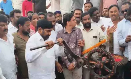 पूर्व मंत्री Jagadish Reddy ने मुसी लेफ्ट नहर में पानी छोड़ा