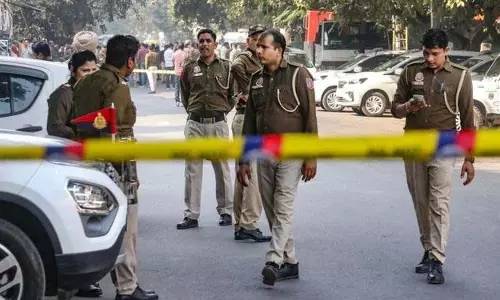 Ahmedabad : एक ही परिवार के पांच लोगों की संदिग्ध मौत