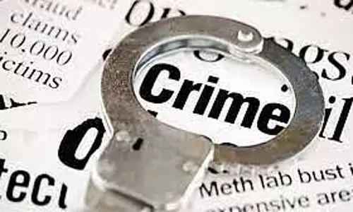 Pune : व्यापारी को बंधक बनाकर रखा गया, कीमती सामान चोरी होने का संदेह Pune : व्यापारी को बंधक बनाकर रखा गया, कीमती सामान चोरी होने का संदेह