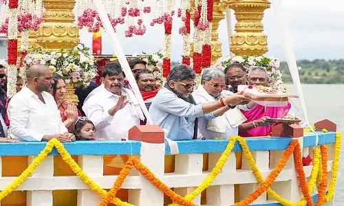 CM सिद्धारमैया ने पूरी तरह से भरे हुए काबिनी जलाशय को एक बैगिना समर्पित किया