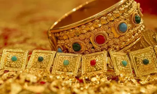 सोना इस हफ्ते 700 रुपए से अधिक महंगा हुआ, चांदी 1.12 लाख रुपए के पार