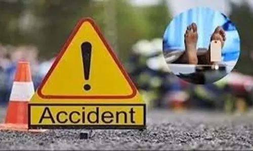 Lucknow: ट्रक से कुचलकर सफाईकर्मी महिला की मौत Lucknow: ट्रक से कुचलकर सफाईकर्मी महिला की मौत