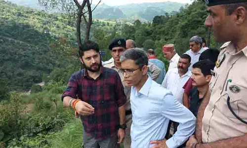 केंद्रीय टीम ने बाढ़ से हुए नुकसान का आकलन करने के लिए Dharampur का दौरा किया केंद्रीय टीम ने बाढ़ से हुए नुकसान का आकलन करने के लिए Dharampur का दौरा किया