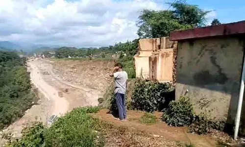 लापरवाही का शिकार, 4-लेन निर्माण से Kangra village में संकट