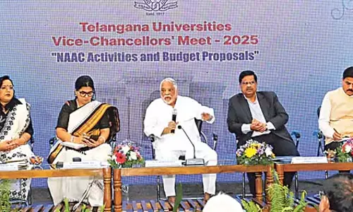 Telangana : विश्वविद्यालयों को रैंकिंग तभी दी जाएगी जब प्रोफेसर के पद भरे जाएंगे Telangana : विश्वविद्यालयों को रैंकिंग तभी दी जाएगी जब प्रोफेसर के पद भरे जाएंगे