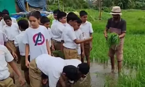 Mandrem में कृषि के बारे में छात्रों की समझ को व्यावहारिक कृषि भ्रमण ने और गहरा किया