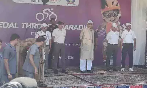 LG Sinha ने आतंकवाद को जड़ से उखाड़ फेंकने और J&K में स्थायी शांति स्थापित करने की प्रतिबद्धता दोहराई LG Sinha ने आतंकवाद को जड़ से उखाड़ फेंकने और J&K में स्थायी शांति स्थापित करने की प्रतिबद्धता दोहराई