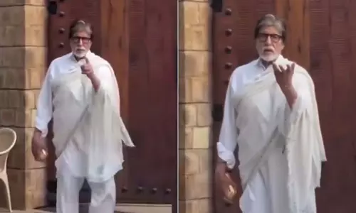 घर के बाहर शूटिंग कर रहे व्यक्ति को देख भड़के अमिताभ बच्चन घर के बाहर शूटिंग कर रहे व्यक्ति को देख भड़के अमिताभ बच्चन