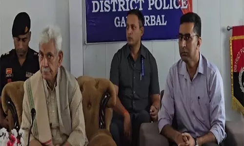 एलजी मनोज सिन्हा ने बालटाल आधार शिविर में अमरनाथ यात्रा समीक्षा बैठक में भाग लिया