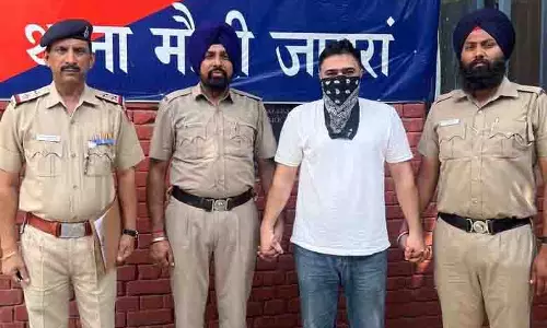 Chandigarh में जाली भारतीय पहचान पत्र के साथ अफगान नागरिक गिरफ्तार Chandigarh में जाली भारतीय पहचान पत्र के साथ अफगान नागरिक गिरफ्तार