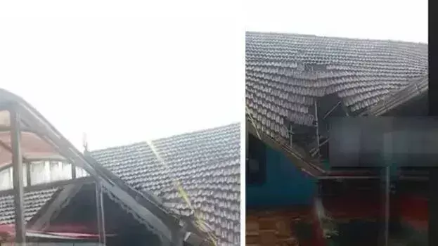 Kerala: अलप्पुझा में स्कूल की इमारत गिरी, फिटनेस प्रमाणपत्र नहीं Kerala: अलप्पुझा में स्कूल की इमारत गिरी, फिटनेस प्रमाणपत्र नहीं