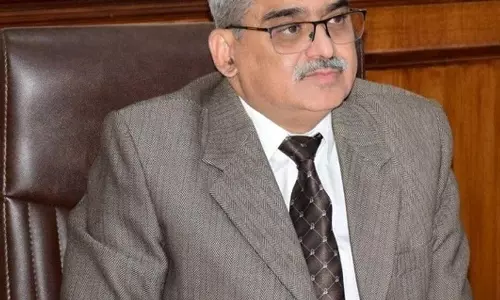 मुख्य सचिव ने शिक्षकों के वेतन को उपस्थिति से जोड़ने का सुझाव दिया, IT निगरानी पर जोर दिया