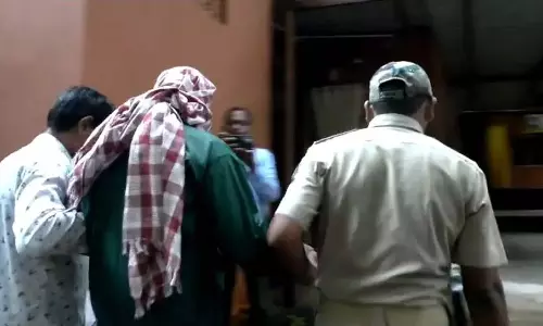 Odisha : अग्निशमन अधिकारी की गिरफ़्तारी, शोषण के आरोपों ने मचाई सनसनी