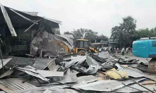 Chandigarh में 40 साल से चल रहा अनाधिकृत फर्नीचर बाजार ध्वस्त Chandigarh में 40 साल से चल रहा अनाधिकृत फर्नीचर बाजार ध्वस्त