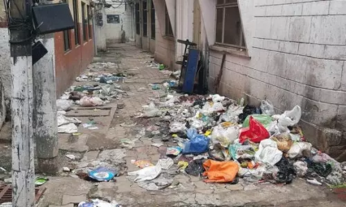 Jammu: स्थायी-अस्थायी सफाई कर्मचारियों की हड़ताल 18वें दिन में प्रवेश कर गई Jammu: स्थायी-अस्थायी सफाई कर्मचारियों की हड़ताल 18वें दिन में प्रवेश कर गई