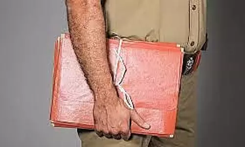 Thane : ड्रग आरोपी की रिहाई पर जश्न, 45 पर मामला दर्ज Thane : ड्रग आरोपी की रिहाई पर जश्न, 45 पर मामला दर्ज